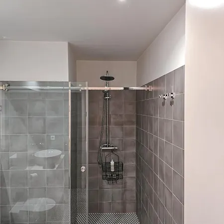 Loft W. Private Balcony And Ac Few Steps To River *