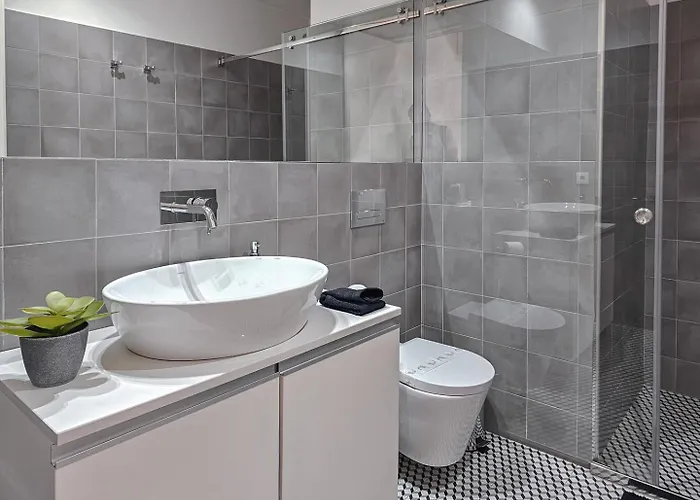 Loft W. Private Balcony And Ac Few Steps To River Apartman