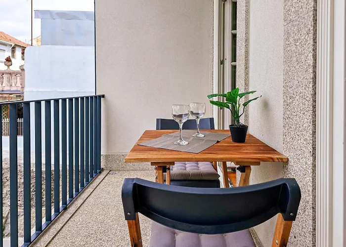 Loft W. Private Balcony And Ac Few Steps To River