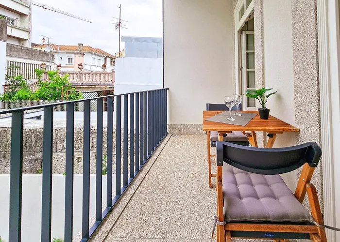 Loft W. Private Balcony And Ac Few Steps To River Apartman