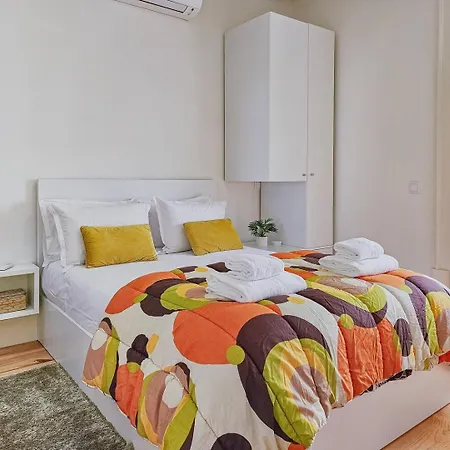 Loft W. Private Balcony And Ac Few Steps To River Apartament