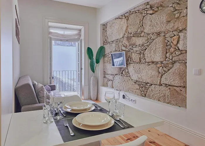 Loft W. Private Balcony And Ac Few Steps To River شقة *