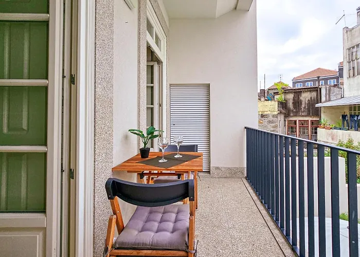 شقة Loft W. Private Balcony And Ac Few Steps To River