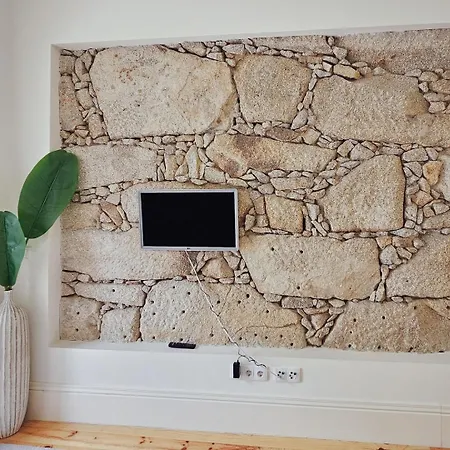 Апартаменты Loft W. Private Balcony And Ac Few Steps To River