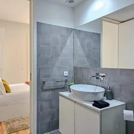 Апартаменты Loft W. Private Balcony And Ac Few Steps To River Порту