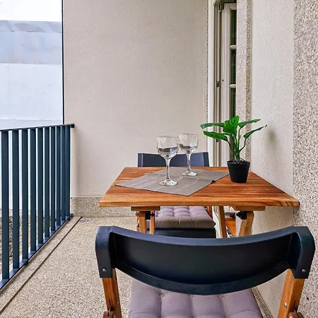 Loft W. Private Balcony And Ac Few Steps To River