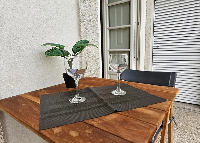 Loft W. Private Balcony And Ac Few Steps To River *